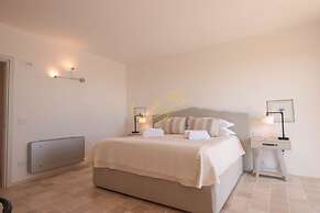 TD Tenuta Donna Madia Sea View Pool Over Vineyard