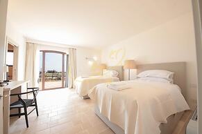 TD Tenuta Donna Madia Sea View Pool Over Vineyard