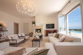 TD Tenuta Donna Madia Sea View Pool Over Vineyard