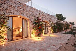 TD Tenuta Donna Madia Sea View Pool Over Vineyard