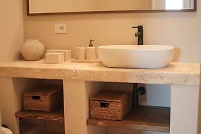 TD Tenuta Donna Madia Sea View Pool Over Vineyard