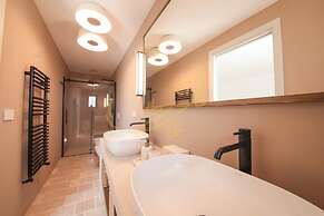 TD Tenuta Donna Madia Sea View Pool Over Vineyard