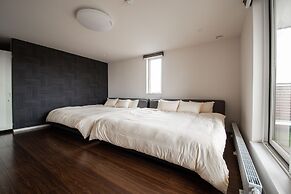 THE BEEHIVE KAMIFURANO