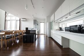 THE BEEHIVE KAMIFURANO