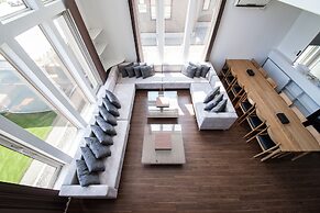 THE BEEHIVE KAMIFURANO