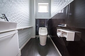 THE BEEHIVE KAMIFURANO