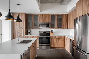 Austin Intriguing 2BD 2BA 2nd Street District Apartment