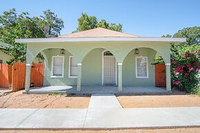 3 BR 1 BA Remodeled Home Near Downtown