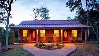 Pet Friendly Cabin 4 - 15 Minutes From Magnolia and Baylor