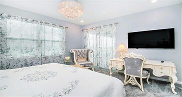 Bright 2BR Home in Championsgate Resort Near Disney