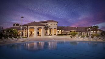 Stunning Lake View Pool Villa Close to Disney