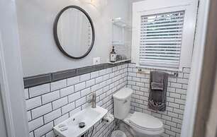 Remodeled Modern 1BR 1BA Apt Near Downtown 5min Pearl