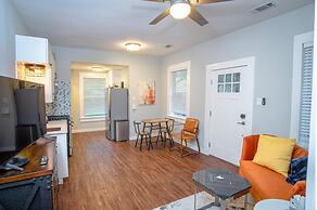 Remodeled Modern 1BR 1BA Apt Near Downtown 5min Pearl