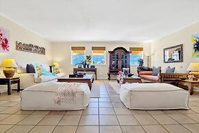 NEW Amazing Large 3BR Direct Oceanfront Penthouse On Ocean Drive