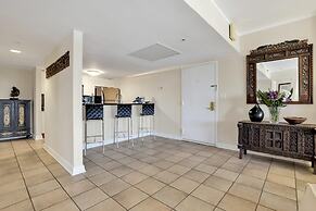 NEW Amazing Large 3BR Direct Oceanfront Penthouse On Ocean Drive