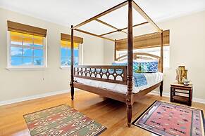 NEW Amazing Large 3BR Direct Oceanfront Penthouse On Ocean Drive