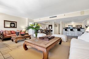 NEW Amazing Large 3BR Direct Oceanfront Penthouse On Ocean Drive