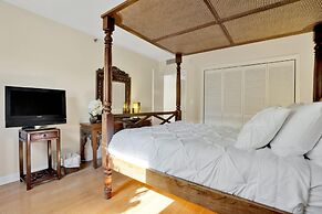 NEW Amazing Large 3BR Direct Oceanfront Penthouse On Ocean Drive