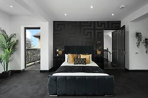 Luxury Designer Mansion in West Midlands Countryside