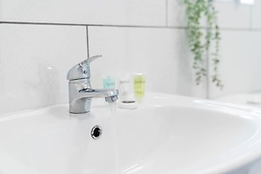 Spacious House With Garden Close to Birmingham City Centre