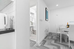 Spacious House With Garden Close to Birmingham City Centre