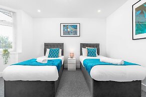 Spacious House With Garden Close to Birmingham City Centre