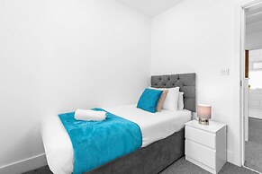 Spacious House With Garden Close to Birmingham City Centre