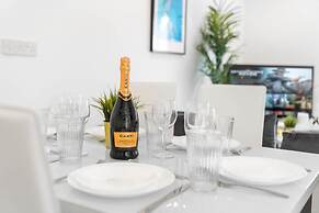 Spacious House With Garden Close to Birmingham City Centre