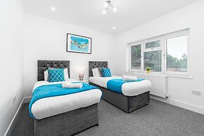 Spacious House With Garden Close to Birmingham City Centre