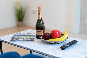 Superb Two Bedroom Duplex With Garden and Parking