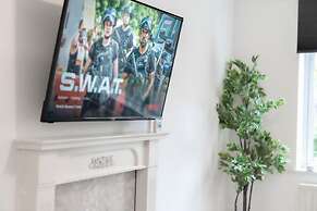 Superb Two Bedroom Duplex With Garden and Parking