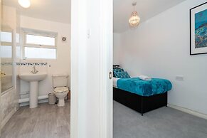 Superb Two Bedroom Duplex With Garden and Parking