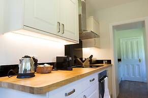 Luxury Lodge With Garden in the Grade II Listed Netherby Hall