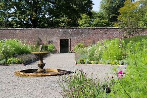 Garden View Cottage in a Grade II Listed Property