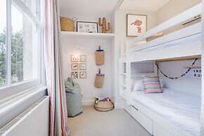 Chic Wandsworth Home With Patio