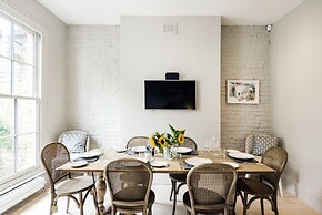 Chic Wandsworth Home With Patio