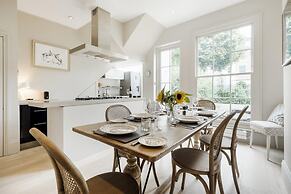 Chic Wandsworth Home With Patio