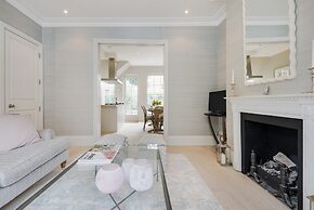 Chic Wandsworth Home With Patio