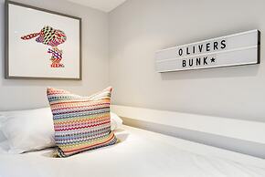 Chic Wandsworth Home With Patio