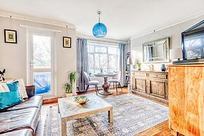 Comfortable Home in Wandsworth by Underthedoormat