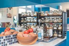 Comfortable Home in Wandsworth by Underthedoormat