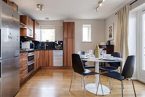 Panoramic Docklands Home With Waterfront Views by Underthedoormat