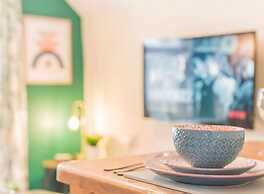 24hr Check-in Pet-friendly Apartment Fast Wifi