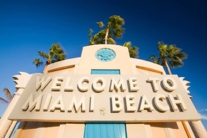 Best Deal 2BR Modern Beachfront Ocean Drive Wifi