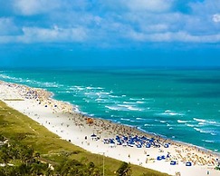 Best Deal 2BR Modern Beachfront Ocean Drive Wifi