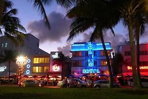 Best Deal 2BR Modern Beachfront Ocean Drive Wifi