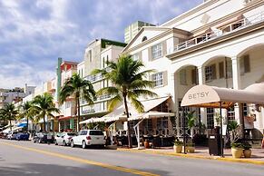 Best Deal 2BR Modern Beachfront Ocean Drive Wifi
