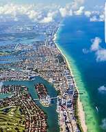 Best Deal 2BR Modern Beachfront Ocean Drive Wifi