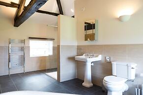 Characterful Couples Getaway in a Country Estate