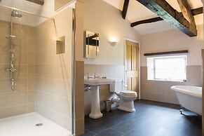 Characterful Couples Getaway in a Country Estate